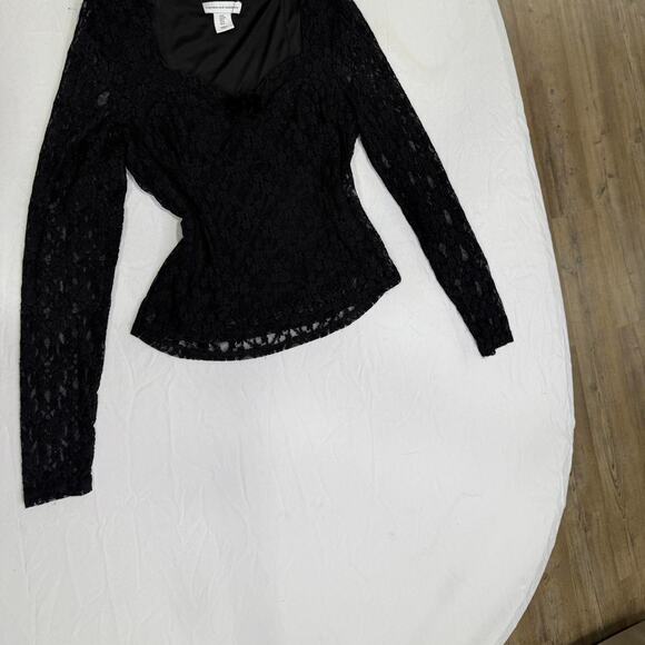 Black lace long sleeve top - Picture 2 of 7